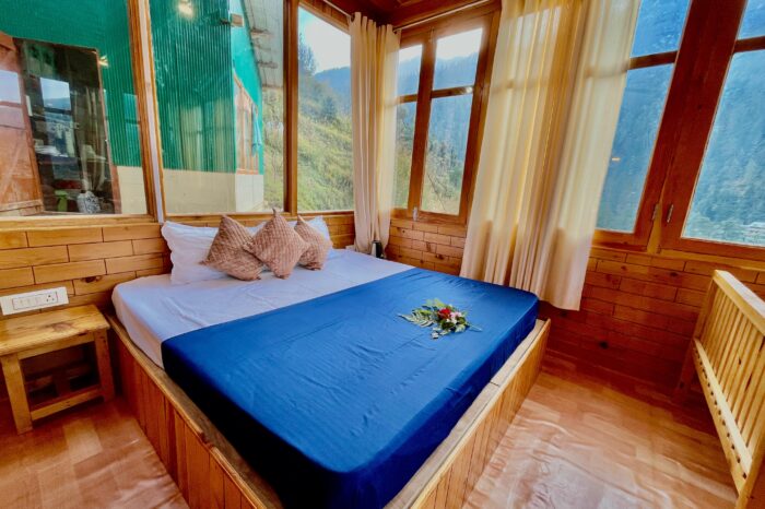 The Mountain Breeze Suite : Jibhi Kullu